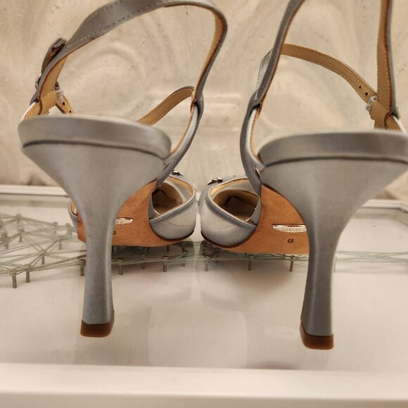 Badgley Mischka Embellished Whisper Blue Heels. NWT. Size 6 - Picture 4 of 9